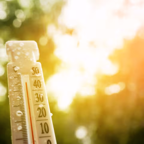 Thermometer for measuring outdoor air temperature