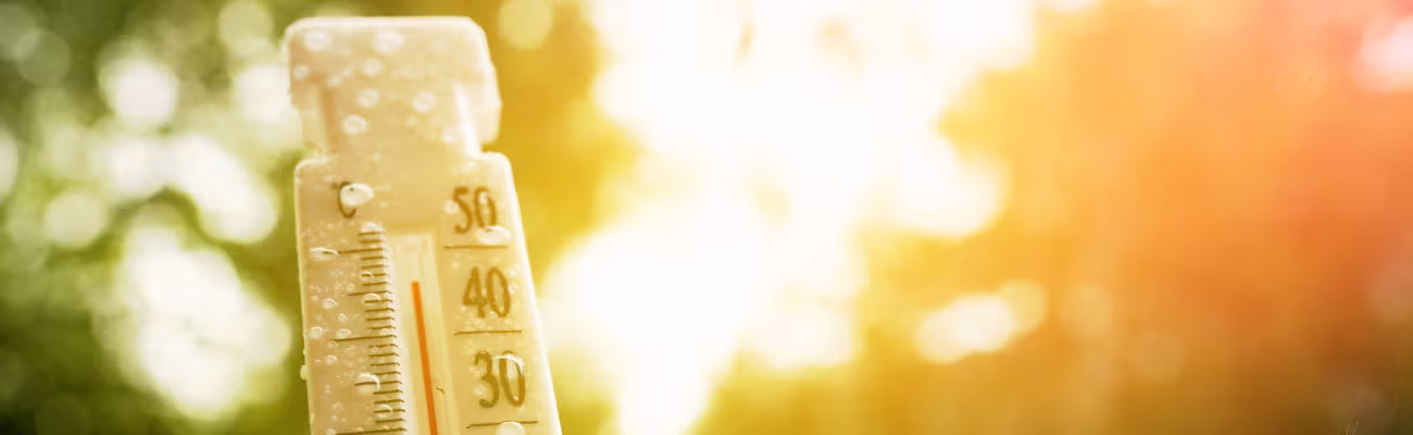 Thermometer for measuring outdoor air temperature